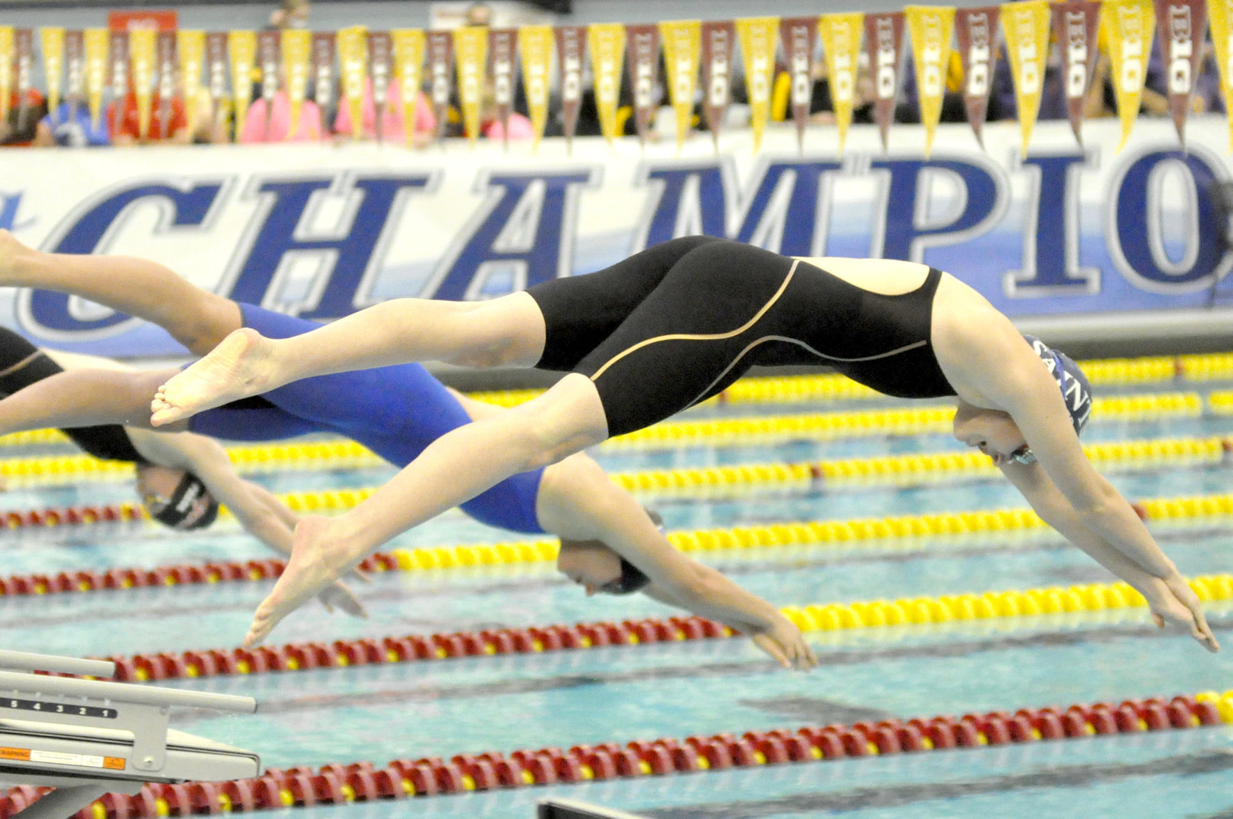 211125 sph spt Hannah Denzer 4.jpg